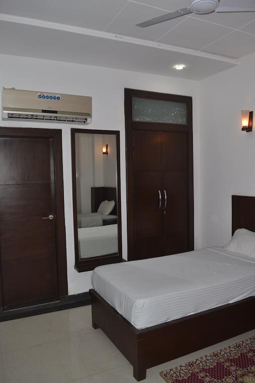 Dazzling East Gate Hotel Agra  Exterior foto