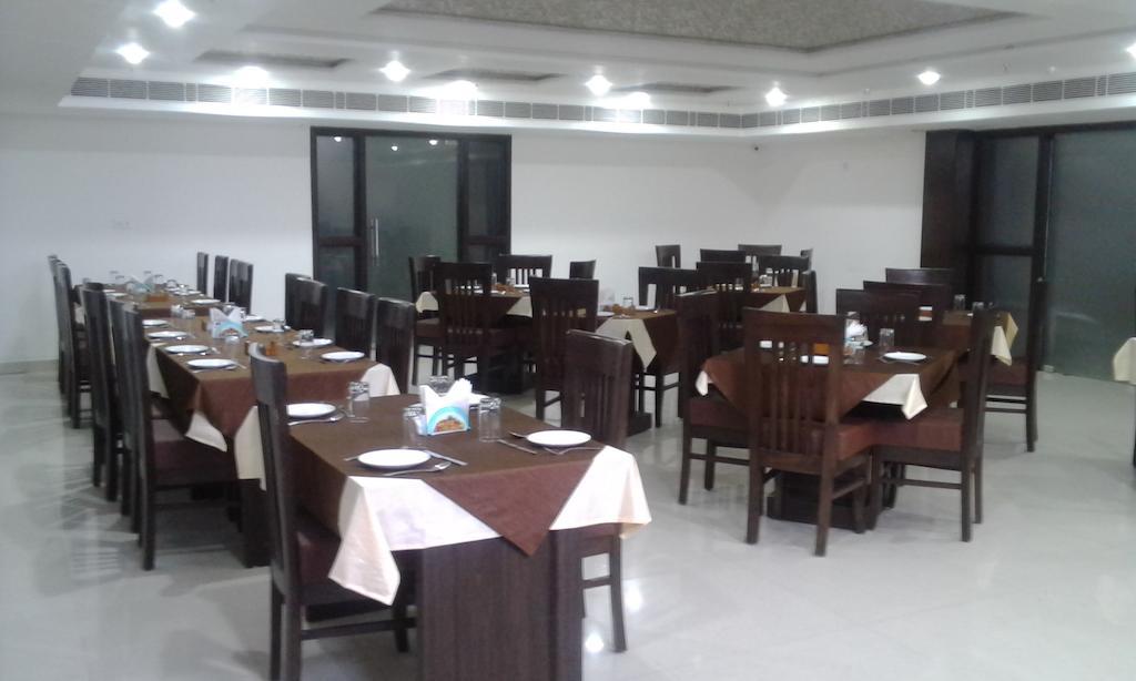 Dazzling East Gate Hotel Agra  Exterior foto