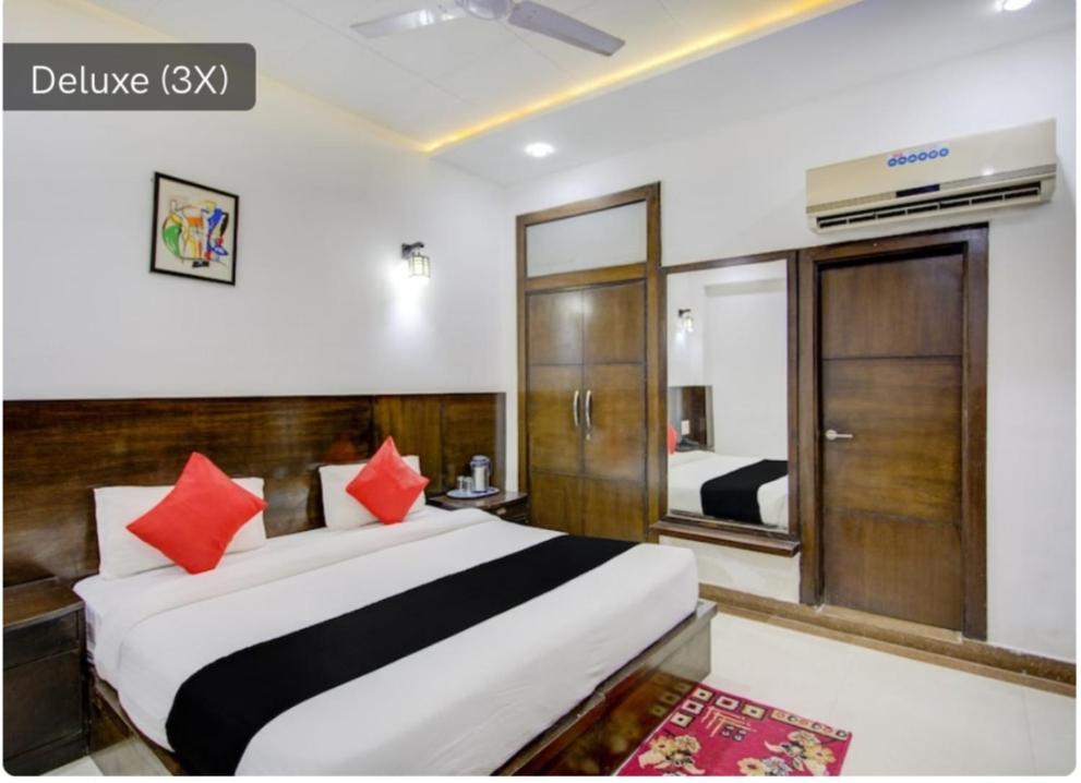 Dazzling East Gate Hotel Agra  Exterior foto