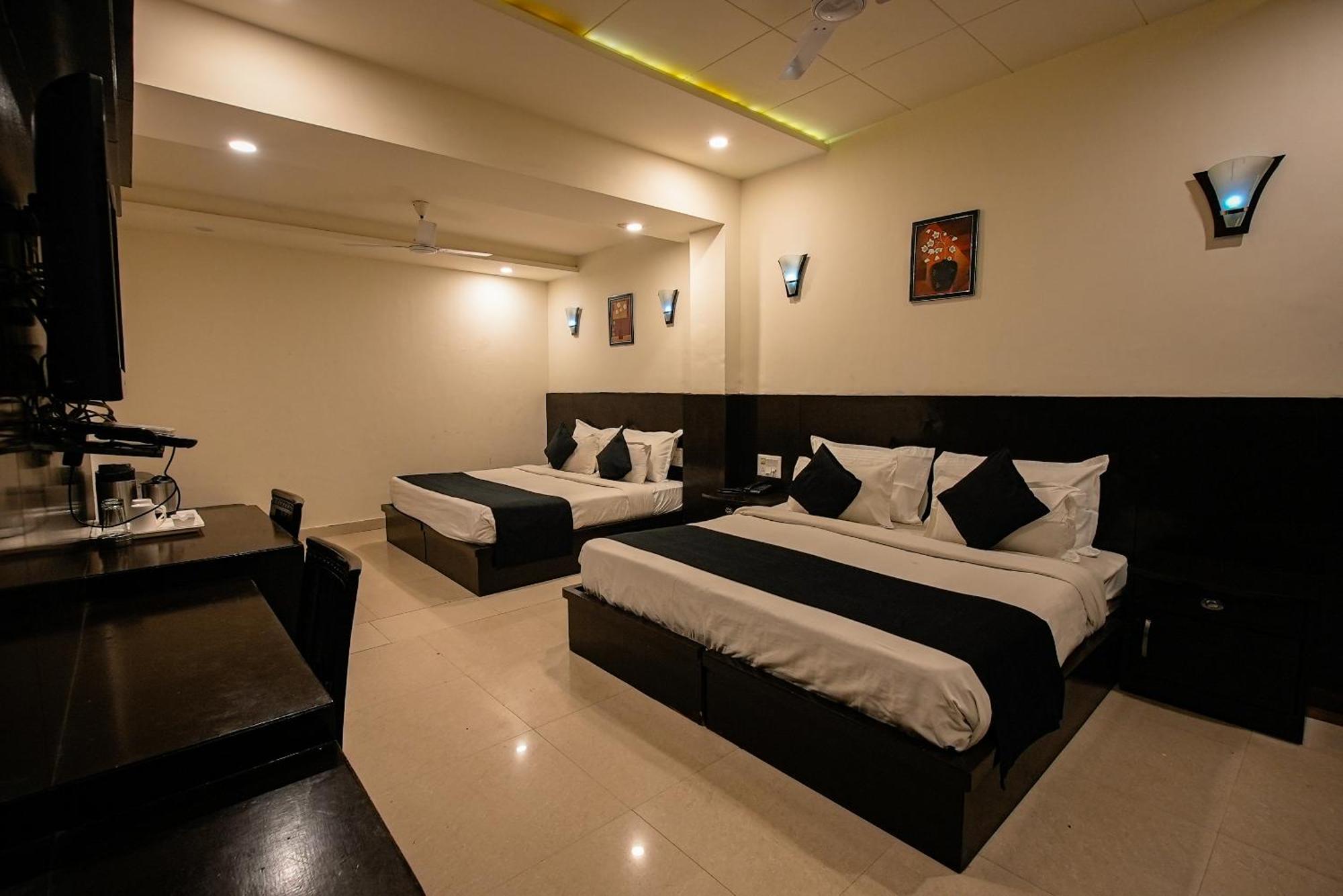 Dazzling East Gate Hotel Agra  Exterior foto