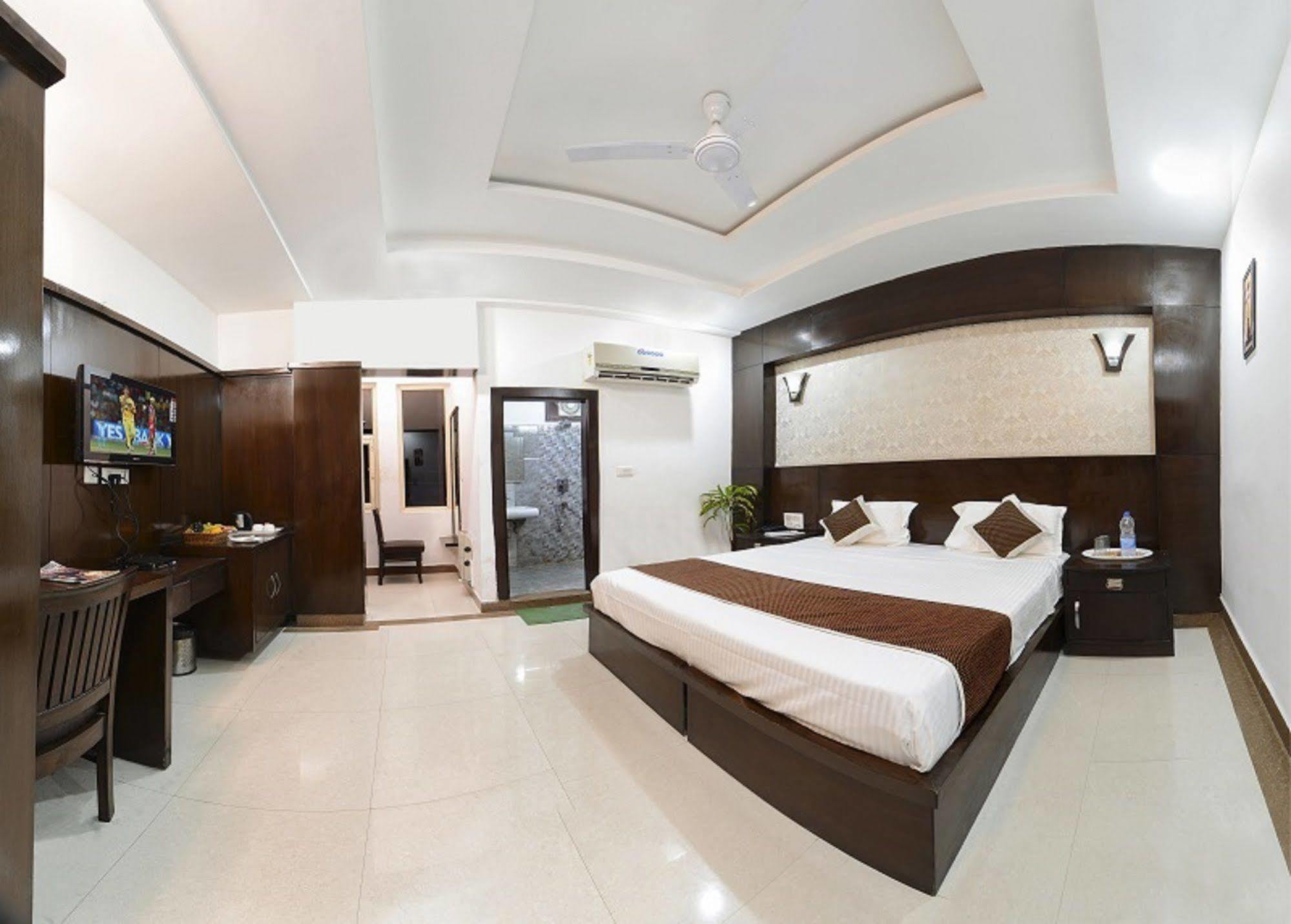 Dazzling East Gate Hotel Agra  Exterior foto